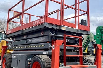 Diesel scissor lift platform for sale 1