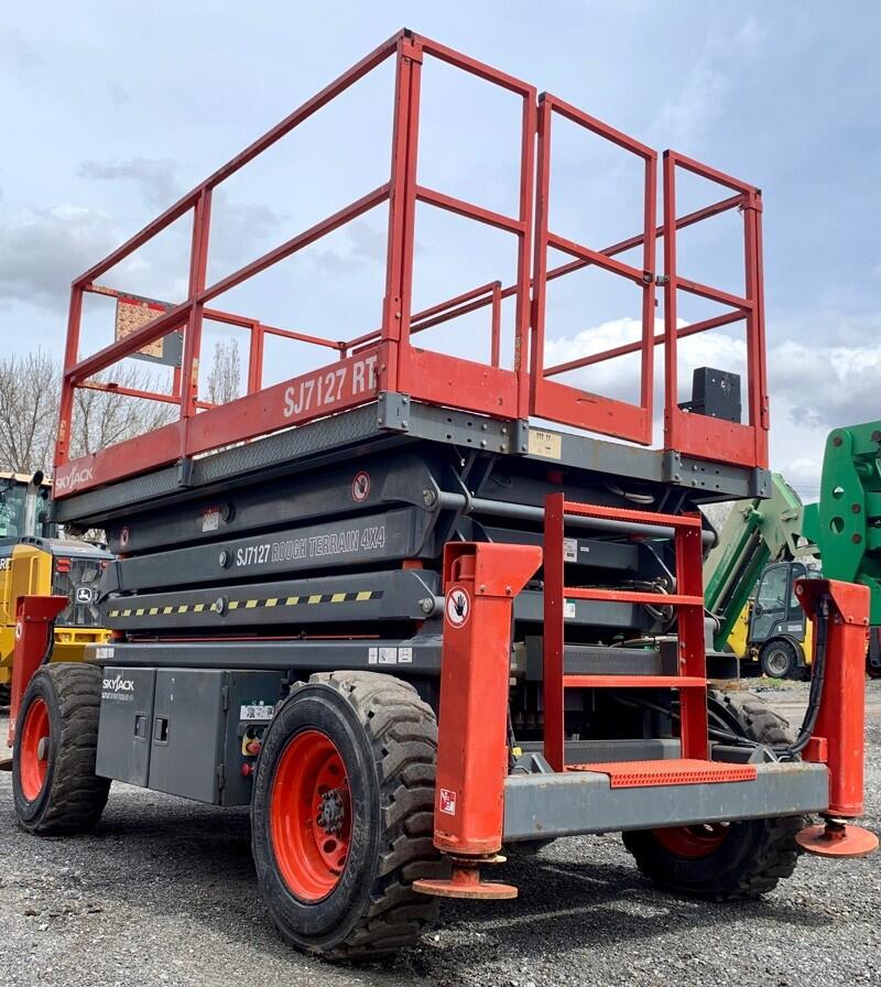 Diesel scissor lift platform for sale